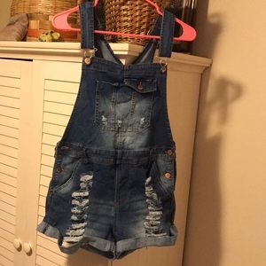 Ripped short overalls